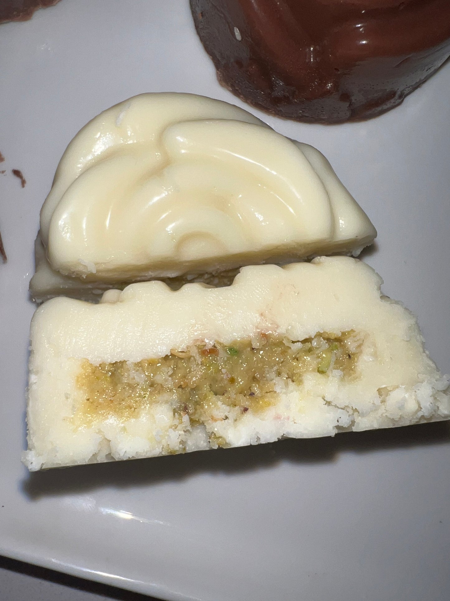 Rosé Pistachio Knafeh White Chocolate